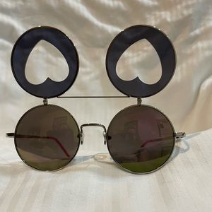 FLIP-UP PINK MIRRORED HEART CUT-OUT FLASH LENS SUNGLASSES